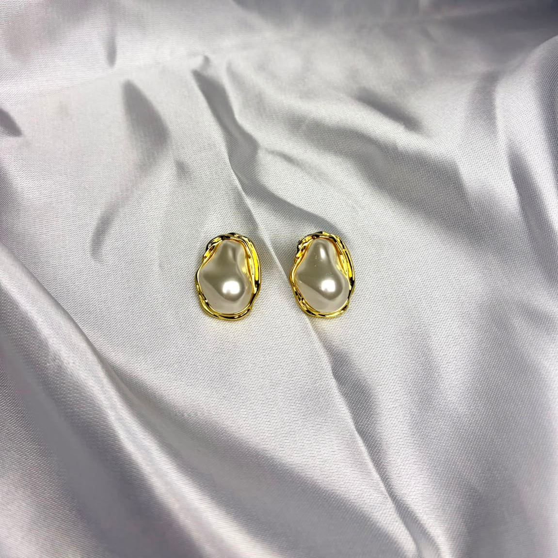 Aros Perla Orgánica laminado en oro 18K